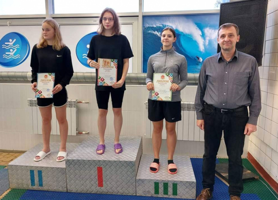 Волковычанка Кира Бурчук выиграла областные соревнования по плаванию «Большой приз — 2022»