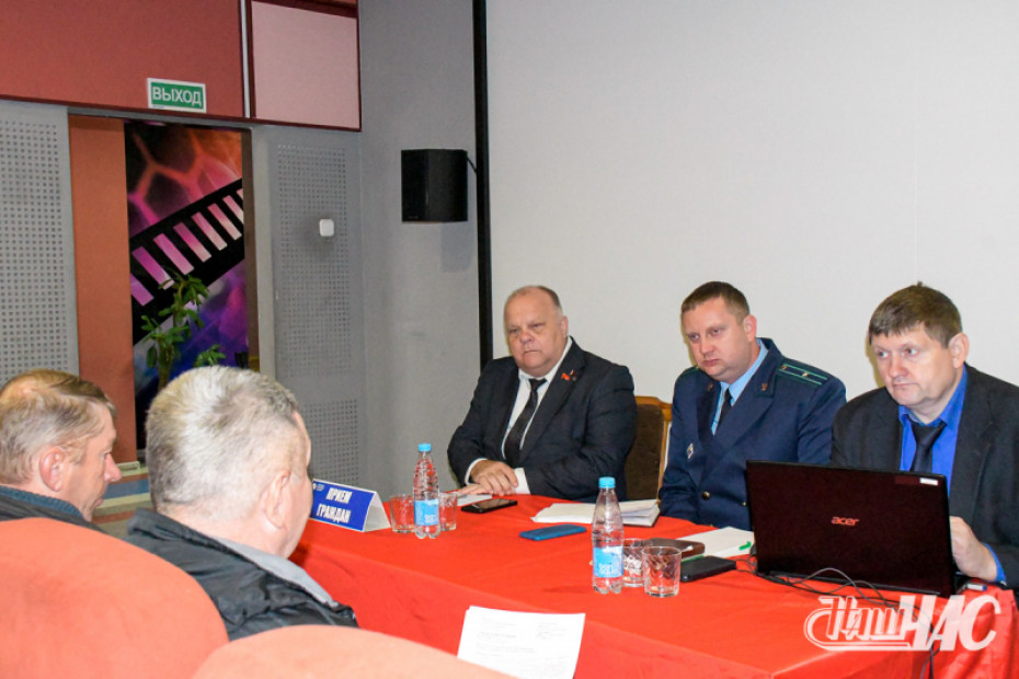 Очередной прием граждан провел в Волковыске главный правовой инспектор Гродненской областной организации профсоюза АПК Александр Шишко