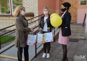 День защиты детей с БРСМ. Волковысские волонтеры передали подарки воспитанникам детского социального приюта
