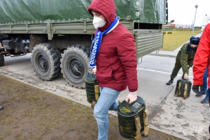 Волонтеры Волковыщины оказали помощь беженцам в Брузгах