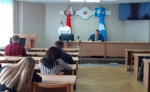 21 апреля 2021 г. в малом зале Волковысского районного исполнительного комитета прошел семинар-тренинг для молодых людей, состоящих в перспективном кадровом резерве райисполкома.